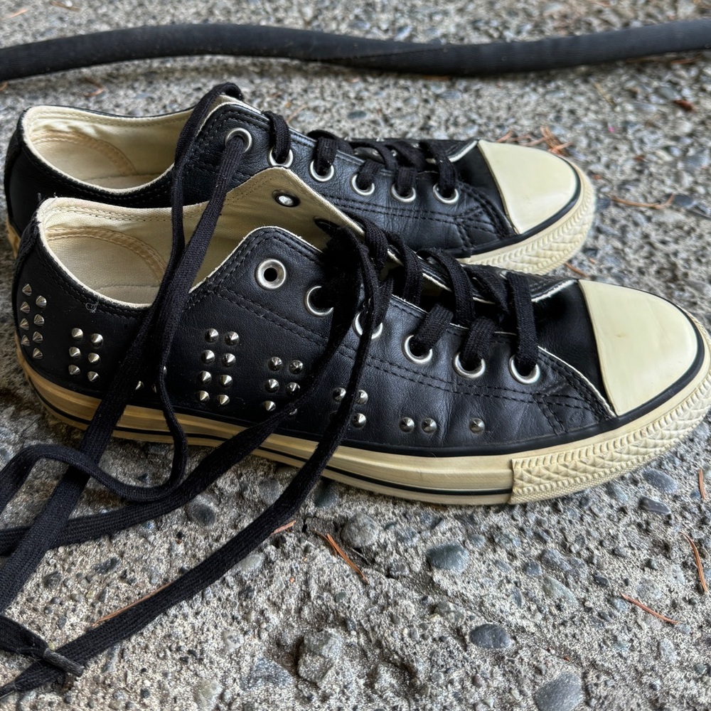 Converse- 2013 real leather vintage Chuck Taylor Converse women’s 7.5